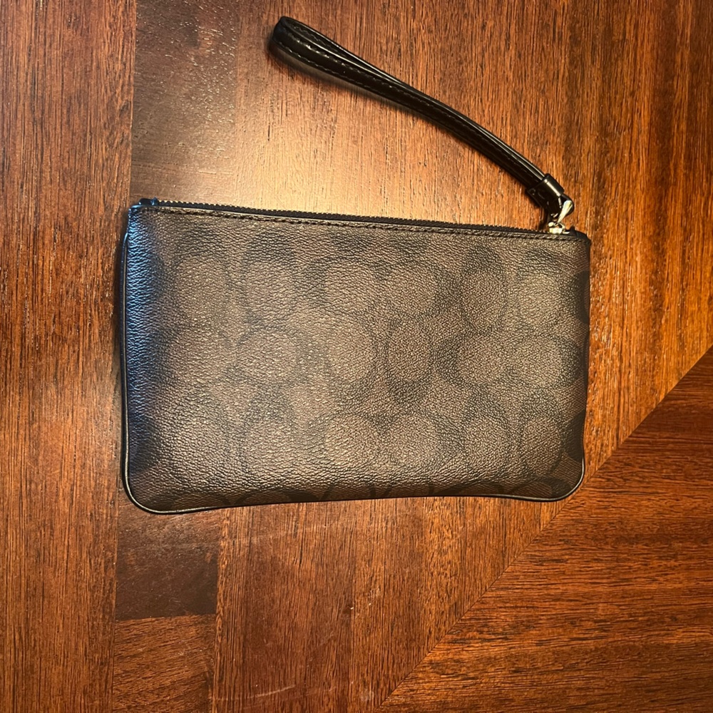 Coach Large Corner Zip Wristlet In Signature Canvas - Picture 2 of 8